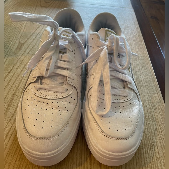 PUMA women’s sneakers size 10 - only worn once! - Picture 5 of 5